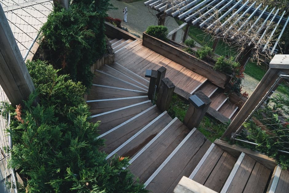 Deck de madeira e pergolado em São Paulo: Como valorizar sua área externa com a Madeira Fácil