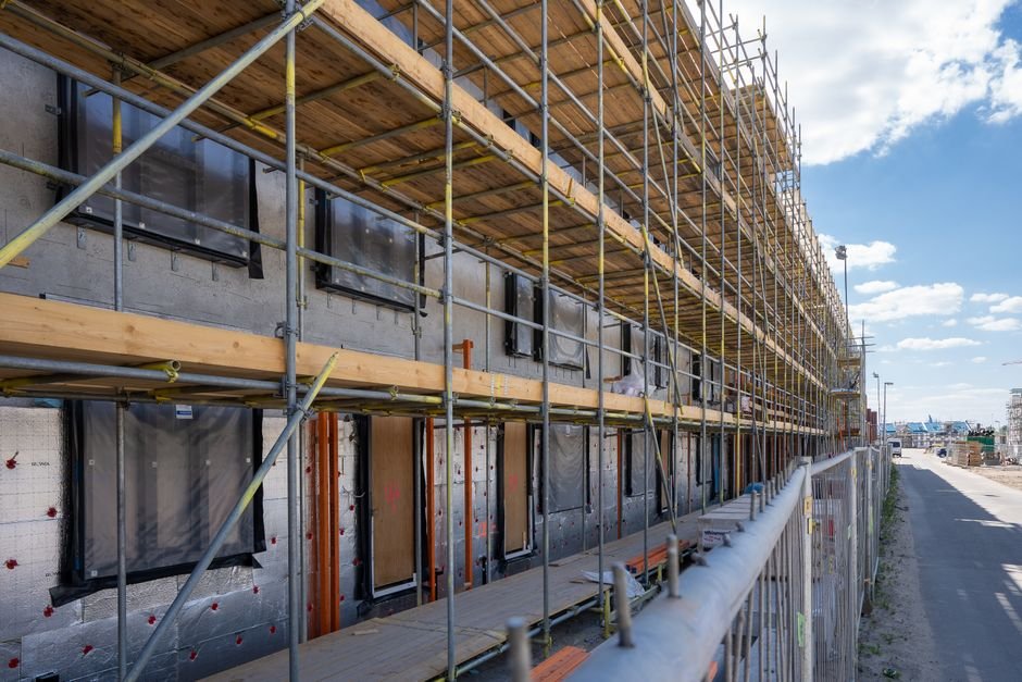 Chapa Plastificada na Concretagem: Como Aliar Alta Durabilidade e Economia Real na Obra