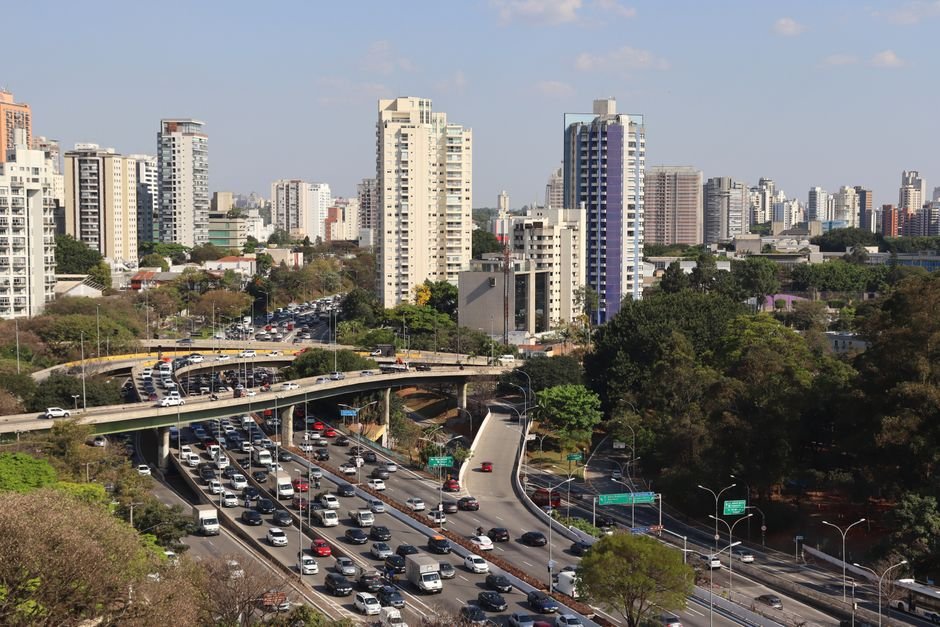 Como Escolher o Melhor Deck de Madeira para Áreas Externas em São Paulo em 2026: Durabilidade e Resistência à Umidade